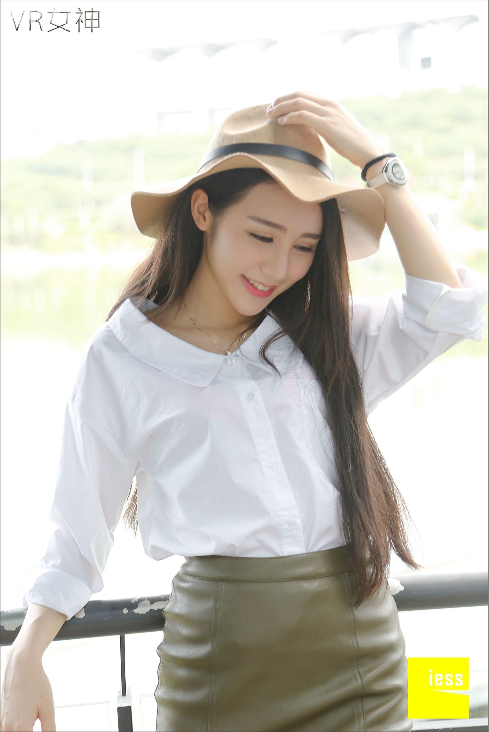 [IESS]异思趣向 女主播SASA 白球鞋的丝足梦游